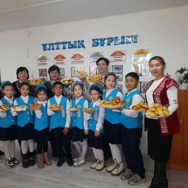 «Шуақ шашып көңілге, Наурыз келді өңірге» тақырыбында түрлі тәтті ақ бауырсақтар пісірілді