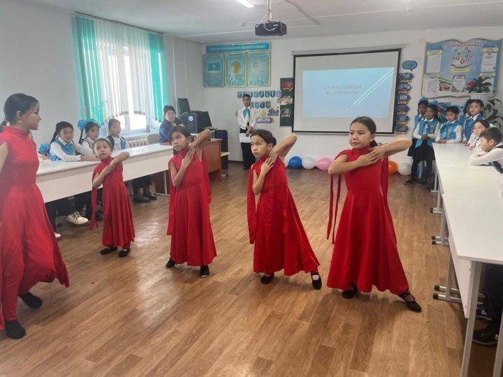 "Тәуелсіздік жұлдыздары" атты концерттік бағдарлама өткізді.
