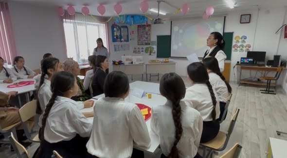 “Отбасындағы тәрбие- саналы ұрпақ кепілі” тақырыбында  аудандық өнеге сабағы өткізілді.